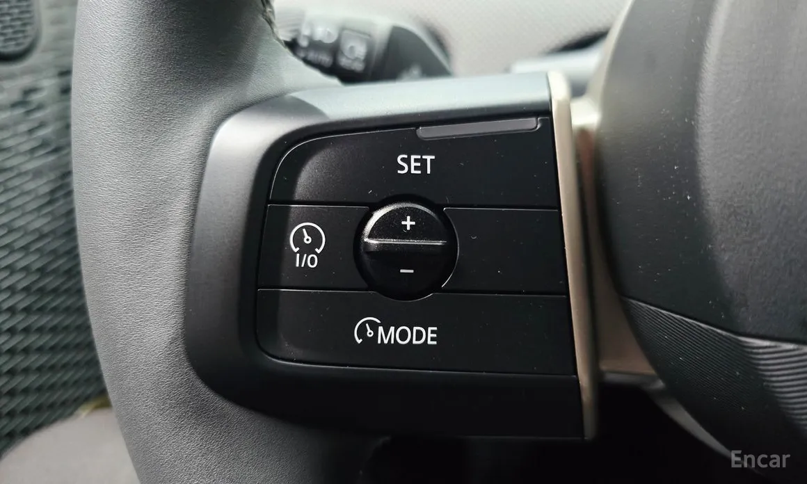 Mini Cooper 2025 SE Favoured