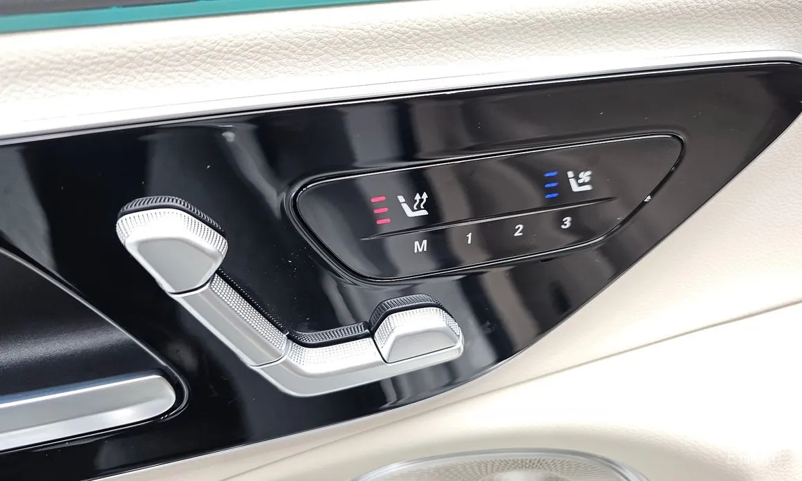 Mercedes-Benz E-Class 2024 E300 4MATIC Exclusive