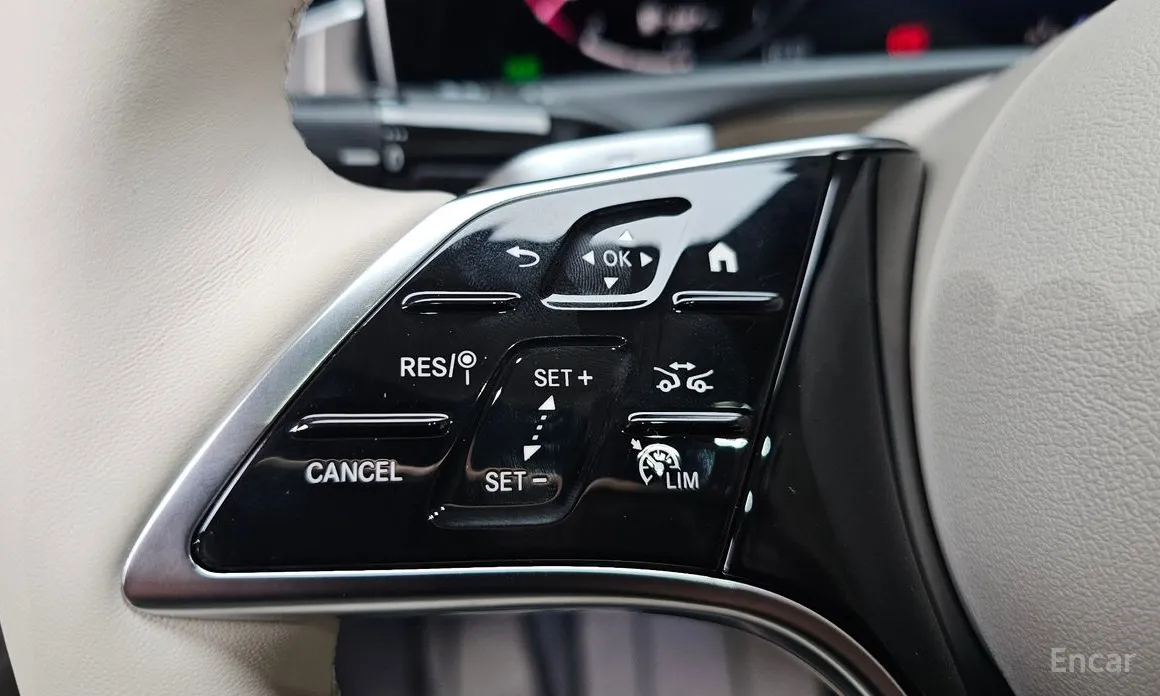 Mercedes-Benz E-Class 2024 E300 4MATIC Exclusive