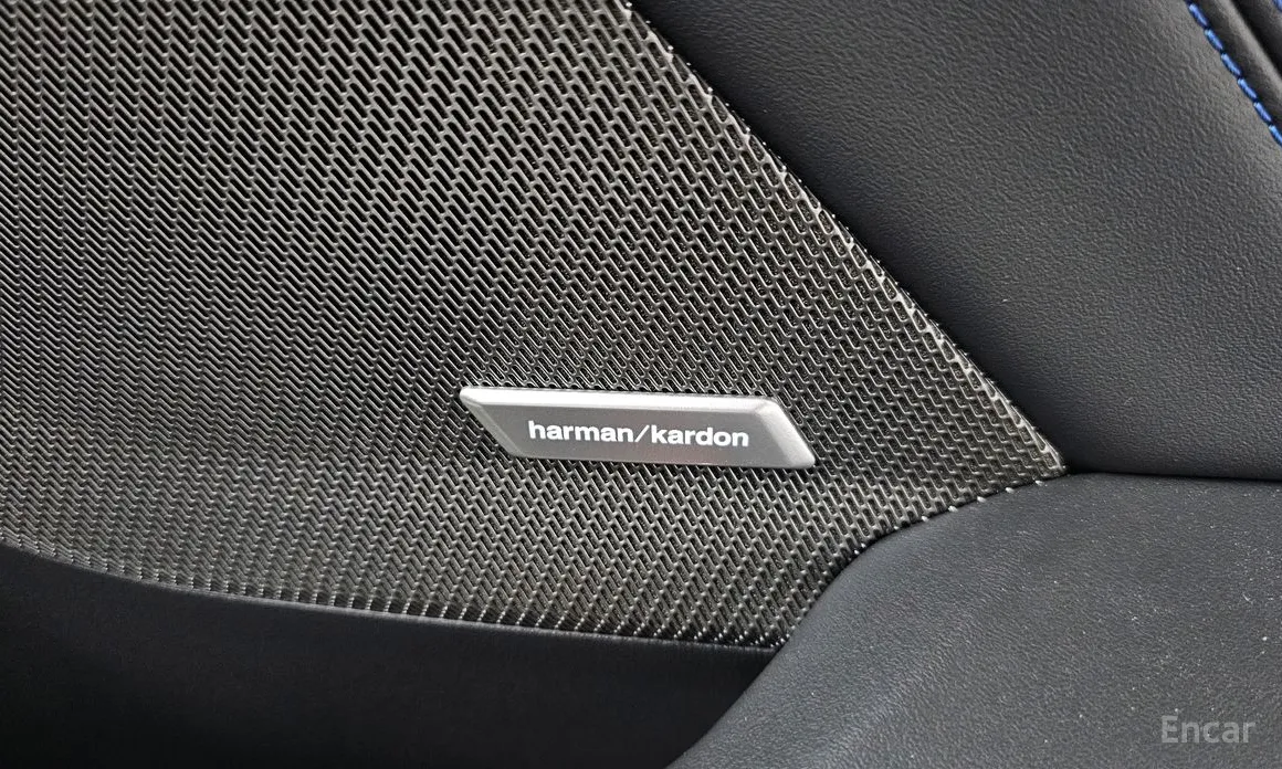 BMW 1 Series 2025 M135 xDrive Pro First Edition