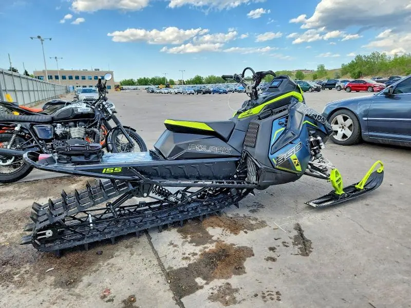 POLARIS SNOWMOBILE 2023