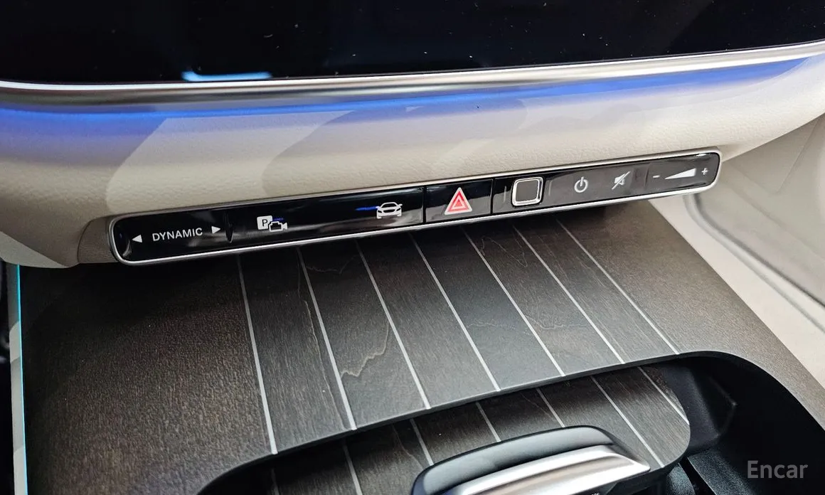 Mercedes-Benz E-Class 2024 E300 4MATIC Exclusive