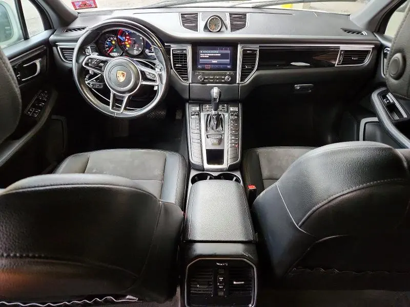 PORSCHE MACAN 2017 VIN WP1AA2A52HLB83398