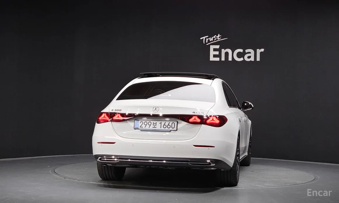Mercedes-Benz E-Class 2024 E300 4MATIC Exclusive