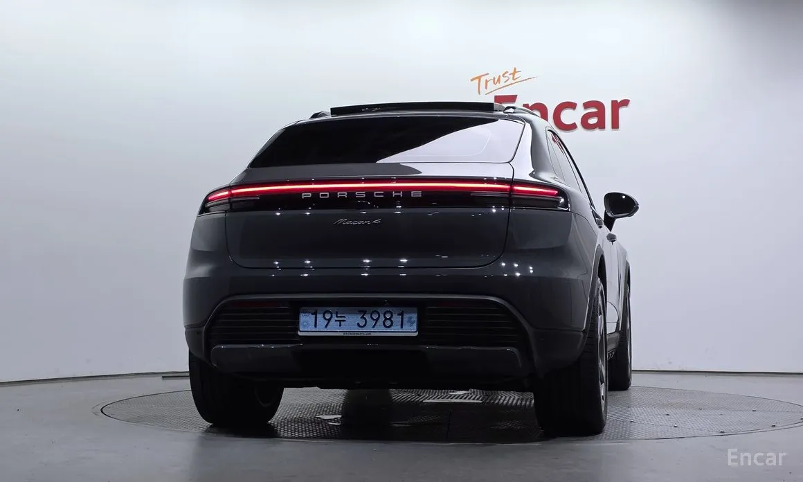 Porsche Macan 2024 Base 4