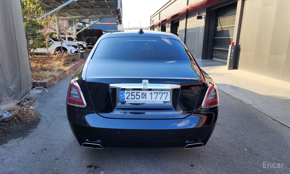 Rolls-Royce Ghost 2020 6.7 EWB V12