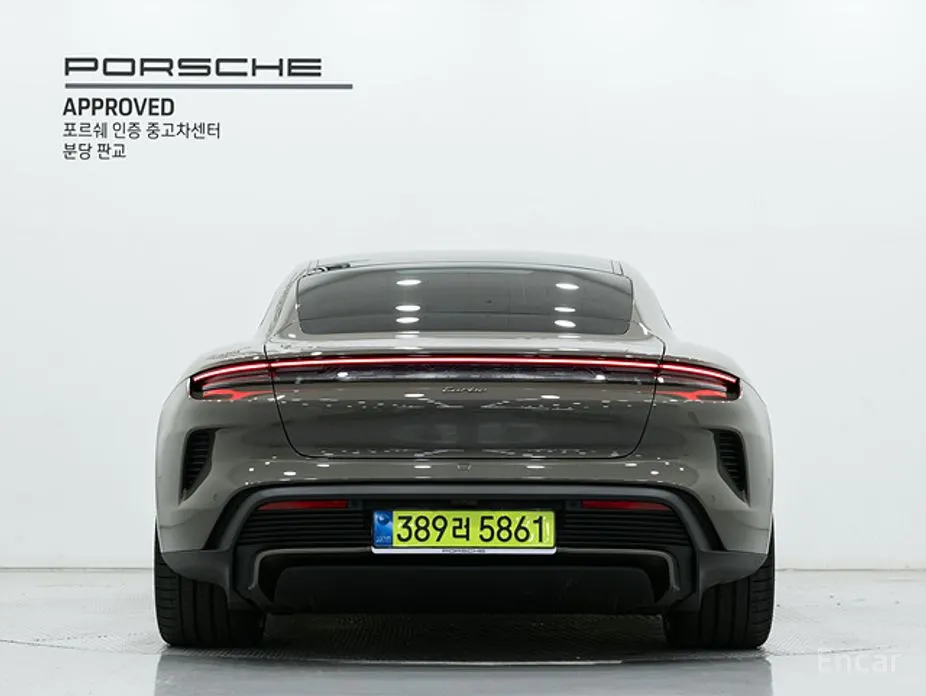 Porsche Taycan 2020 Turbo