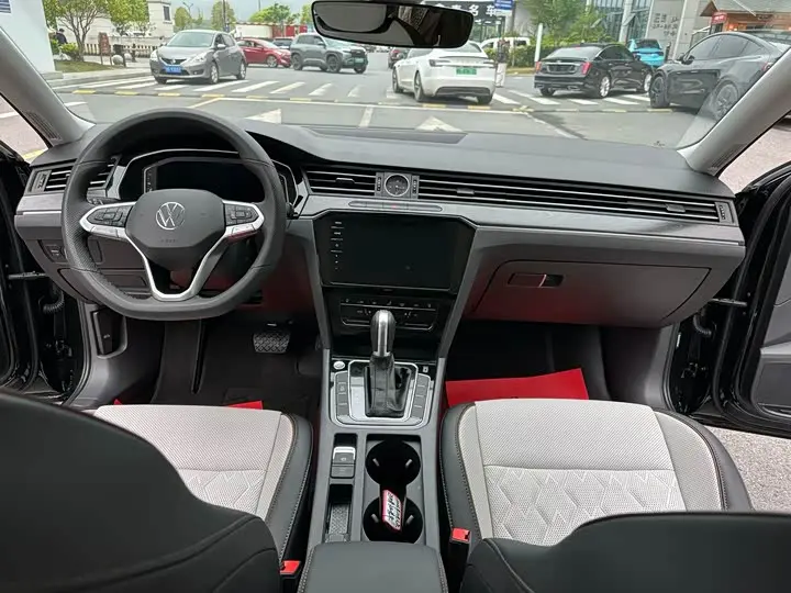 Volkswagen Magotan 2026 2026款 3000万辆甄选款 380TSI DSG豪华型