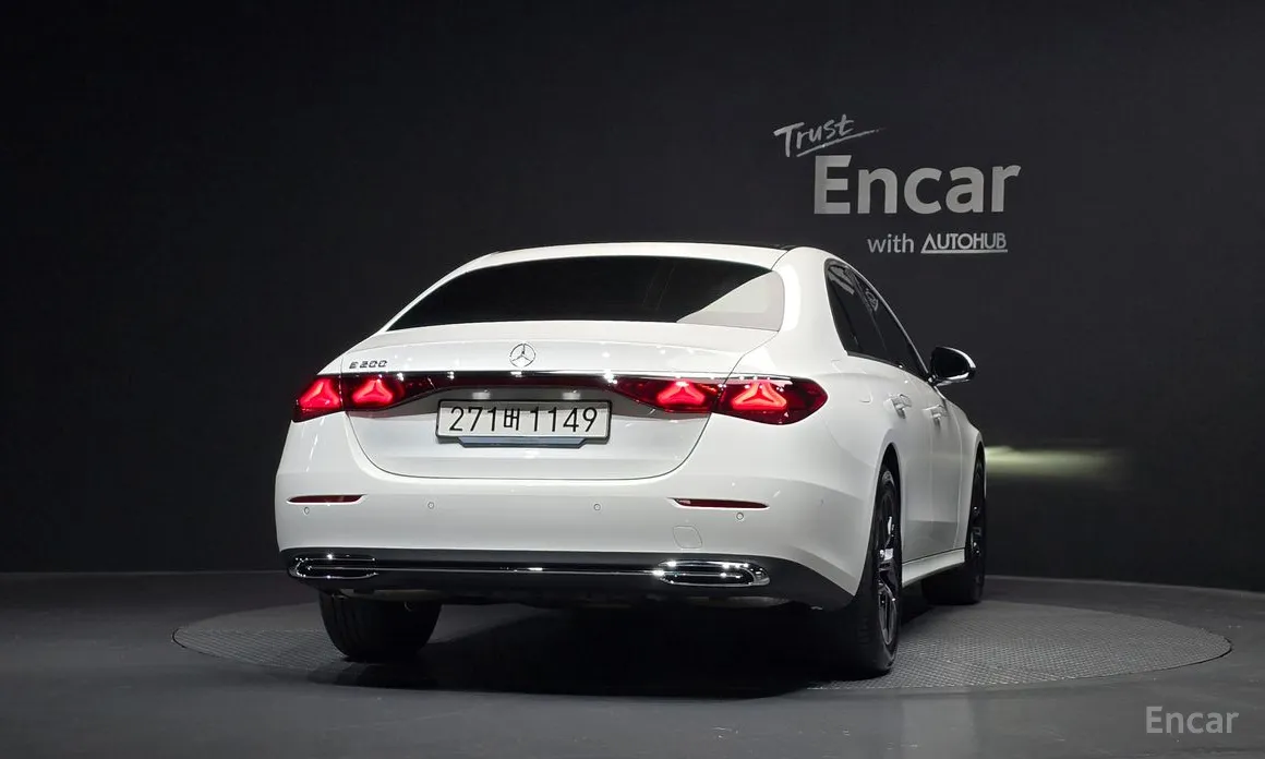Mercedes-Benz E-Class 2024 E200 Avantgarde