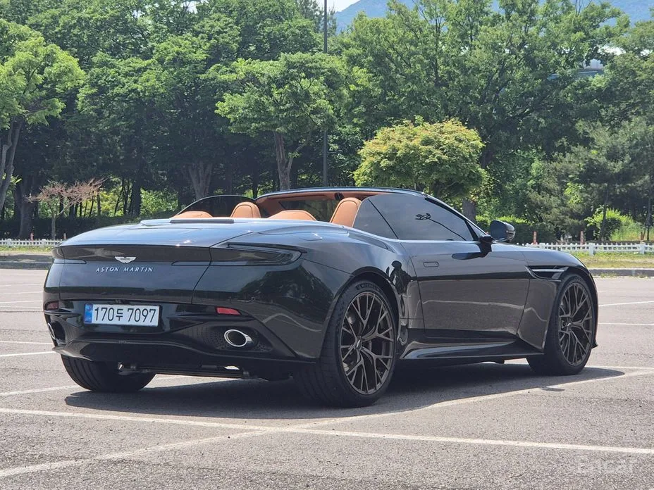 Aston Martin DB12 2023 4.0 V8 Volante