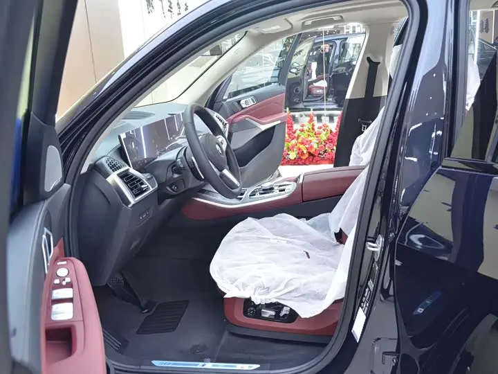 BMW X5 2026 2026款 改款 xDrive 30Li 尊享型M运动曜夜套装