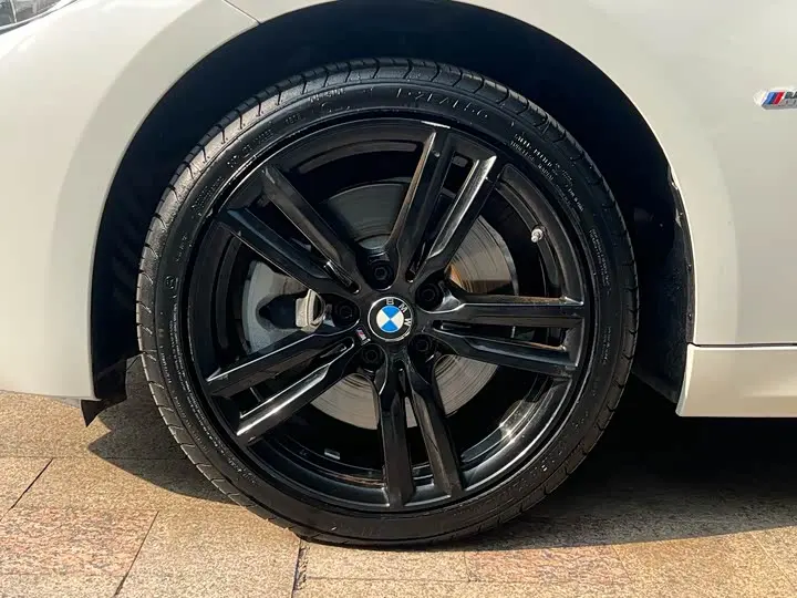 BMW 1 Series 2023 2023款 125i M运动曜夜版