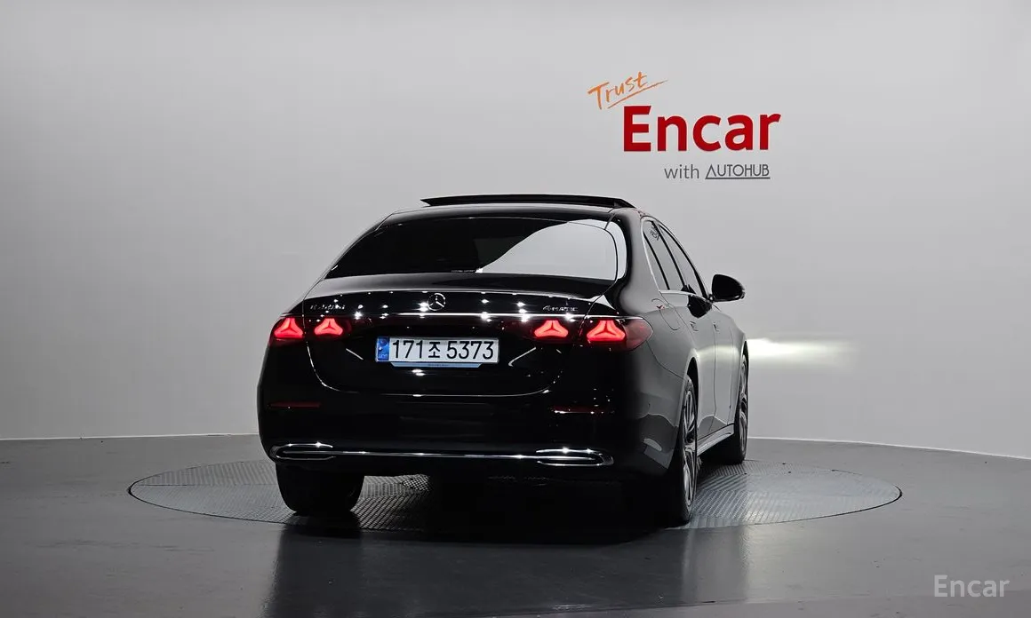 Mercedes-Benz E-Class 2024 E220d 4MATIC Exclusive