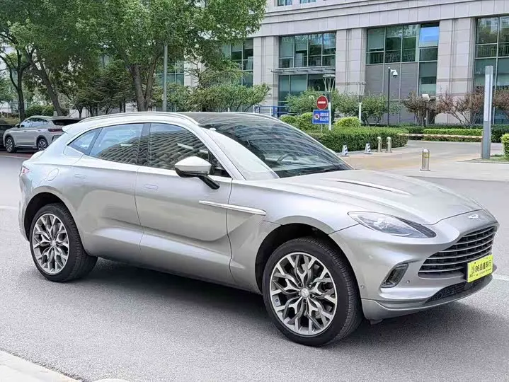 Aston Martin DBX 2023 2023款 3.0T STRAIGHT-SIX