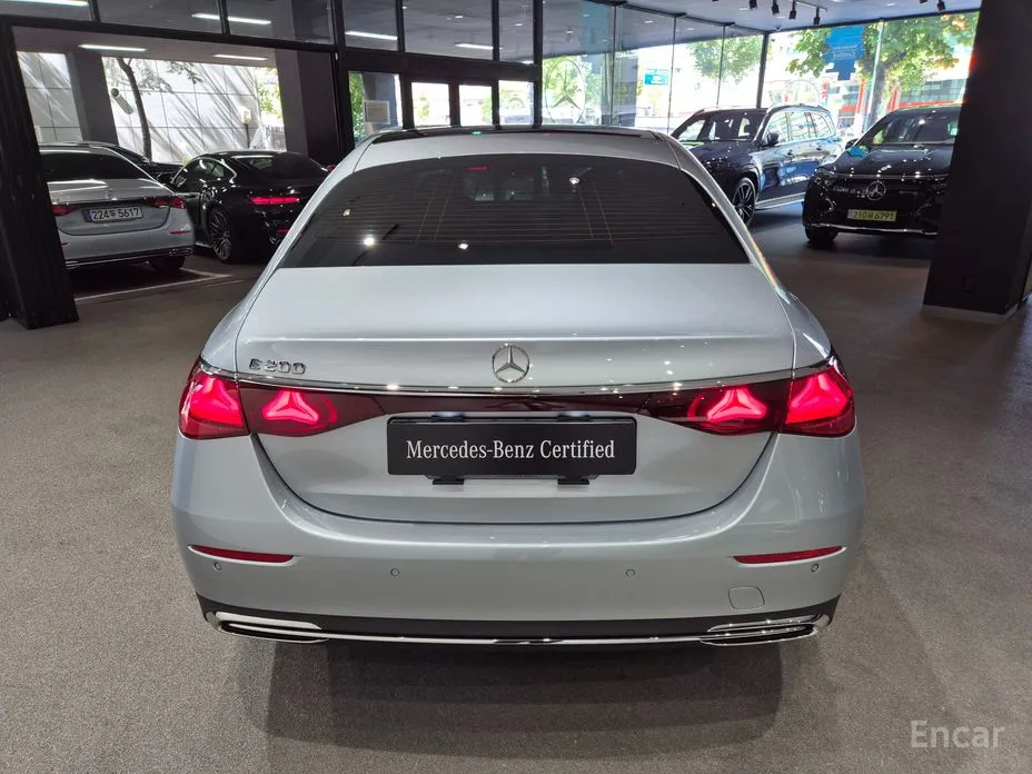 Mercedes-Benz E-Class 2024 E200 Avantgarde