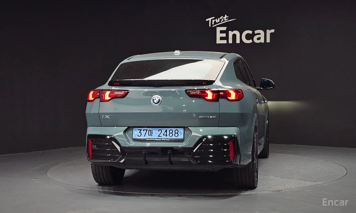 BMW iX2 2025 eDrive 20 M Sport