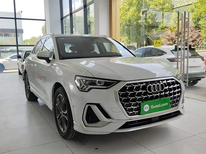 Audi Q3 2025 2025款 45周年典藏版 40TFSI 时尚动感型