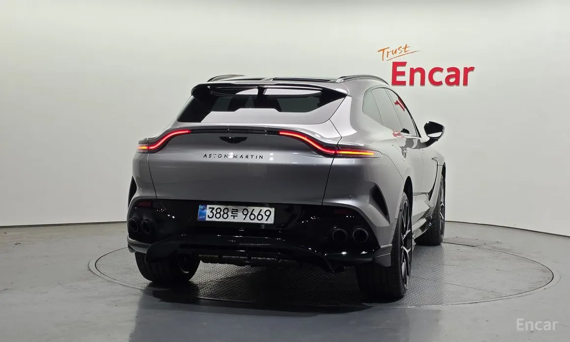 Aston Martin DBX 2020 4.0 V8 707