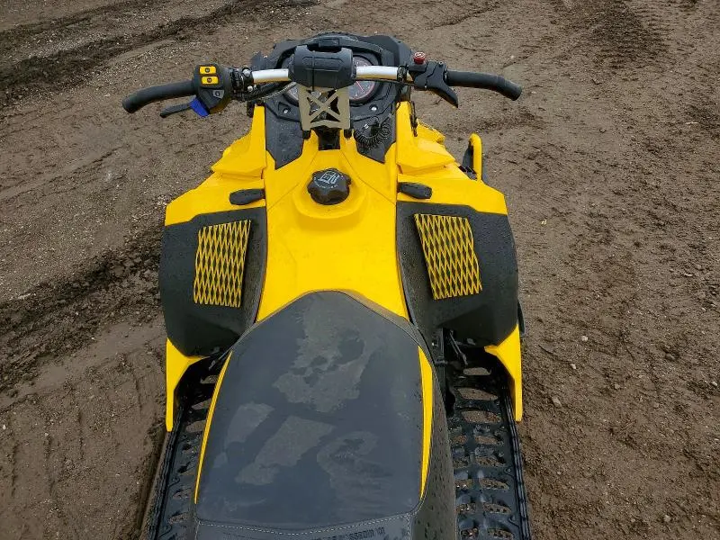 SKI-DOO MXZ TNT 80 2013