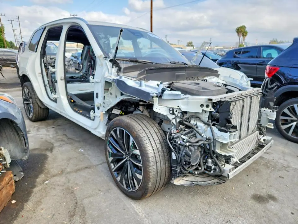 Фото 4 - VOLVO XC90