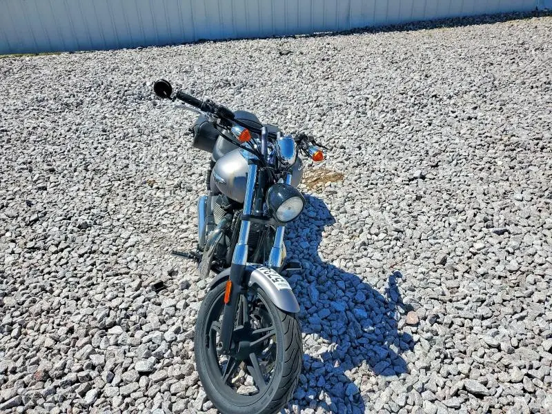 TRIUMPH SPEEDMASTE 2016
