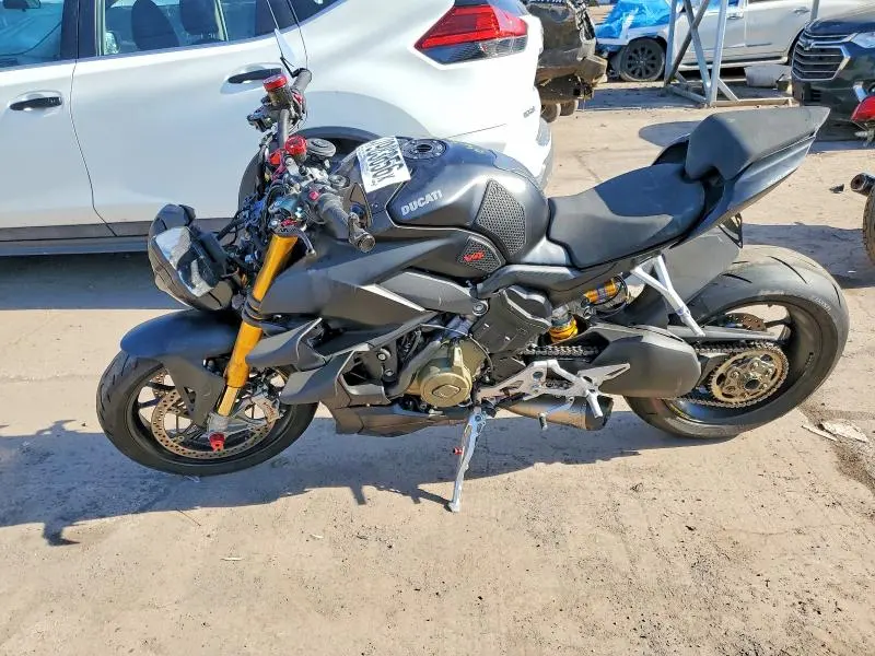 DUCATI STREETFIGH 2022