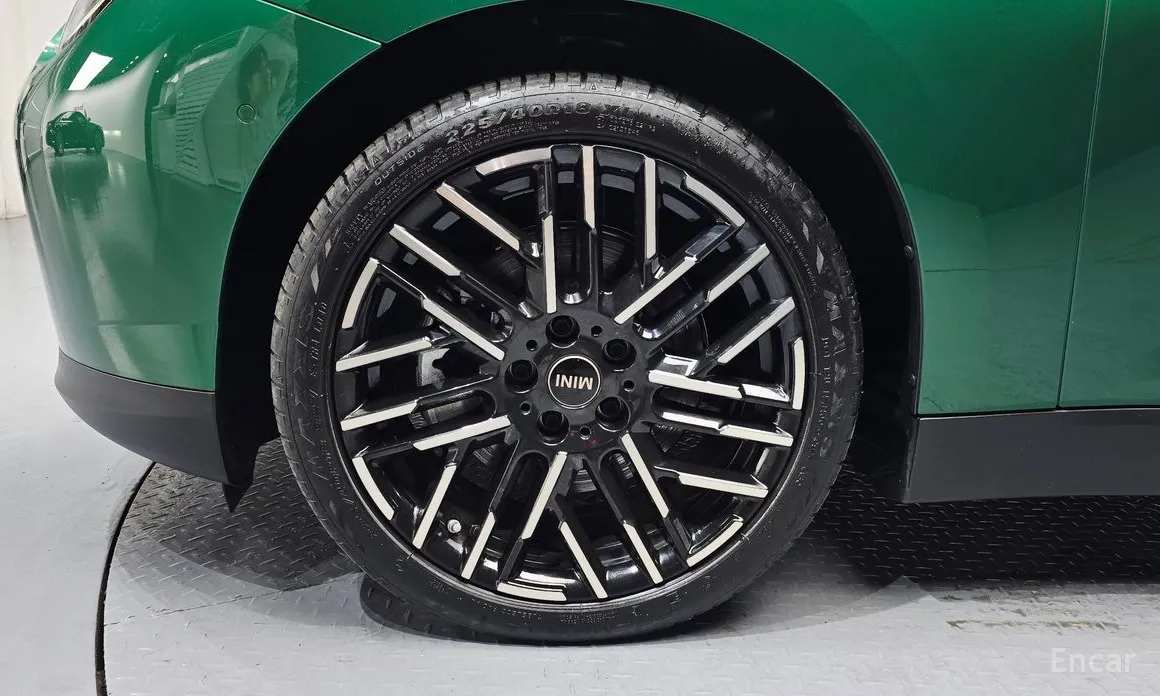 Mini Cooper 2025 SE Favoured