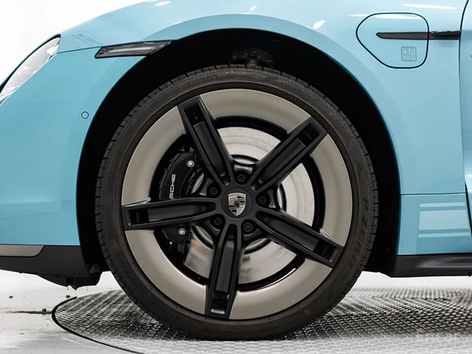 Porsche Taycan 2020 Turbo