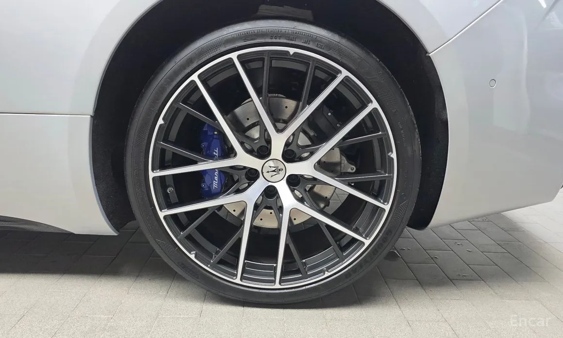 Maserati GranCabrio 2024 3.0 V6 Trofeo