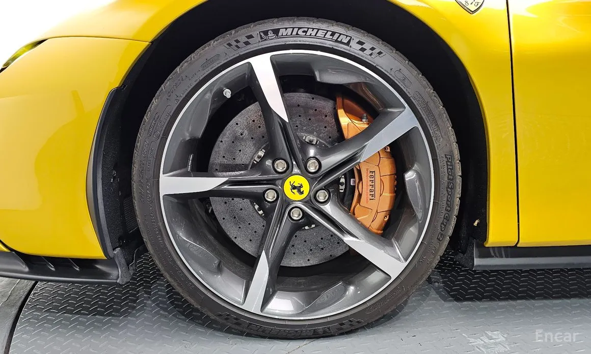 Ferrari SF90 2021 4.0