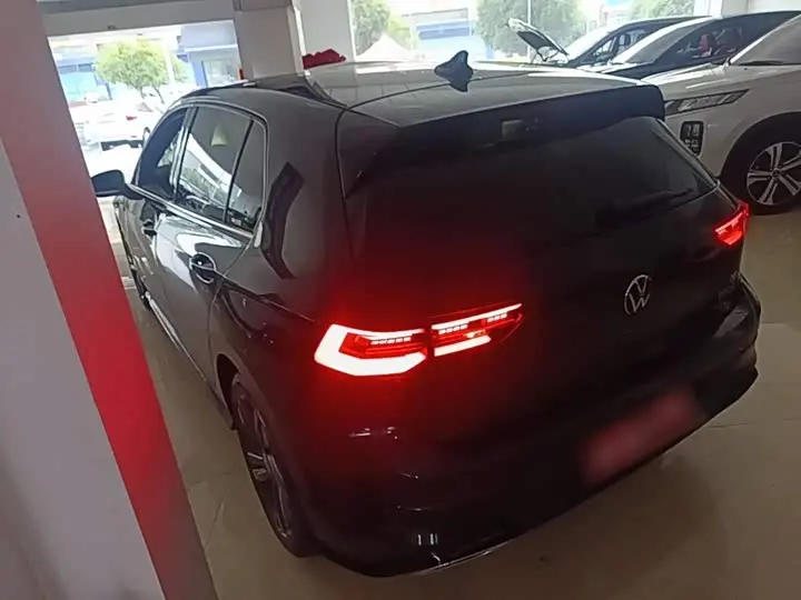 Фото 5 - Volkswagen Golf