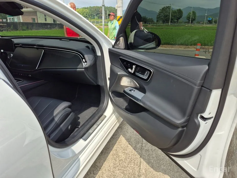 Mercedes-Benz E-Class 2024 E200 Avantgarde