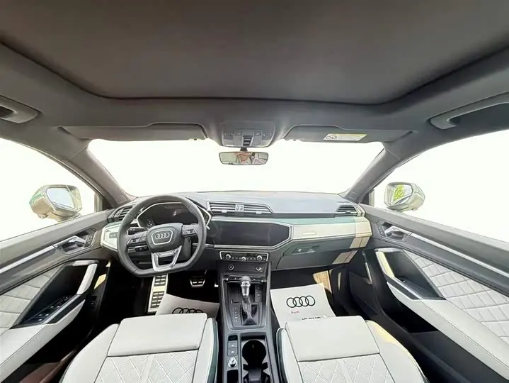 Audi Q3 2024 2024款 35 TFSI 时尚动感型