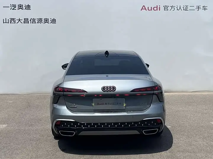 Audi A6L 2026 2026款 2.0T quattro 尊享型