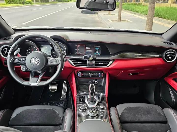 Alfa Romeo Stelvio 2021 2021款 2.0T 280HP Veloce Ti 竞速版