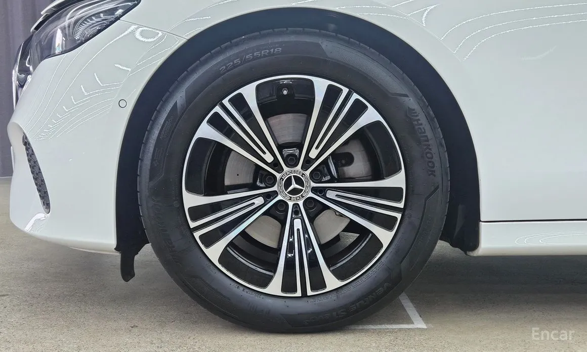 Mercedes-Benz E-Class 2024 E200 Avantgarde