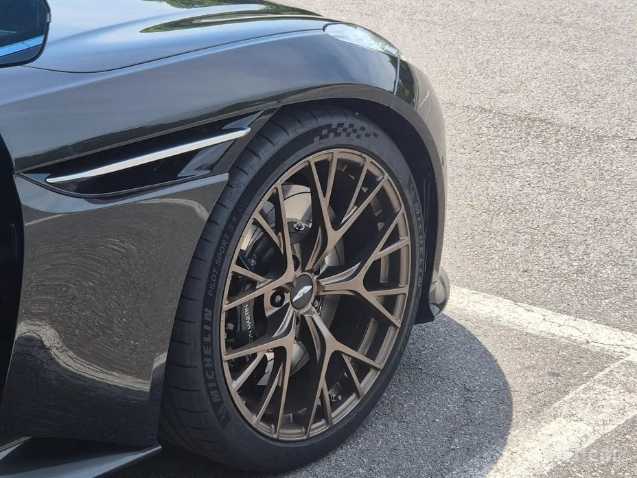 Aston Martin DB12 2023 4.0 V8 Volante