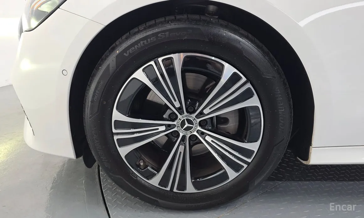 Mercedes-Benz E-Class 2024 E200 Avantgarde