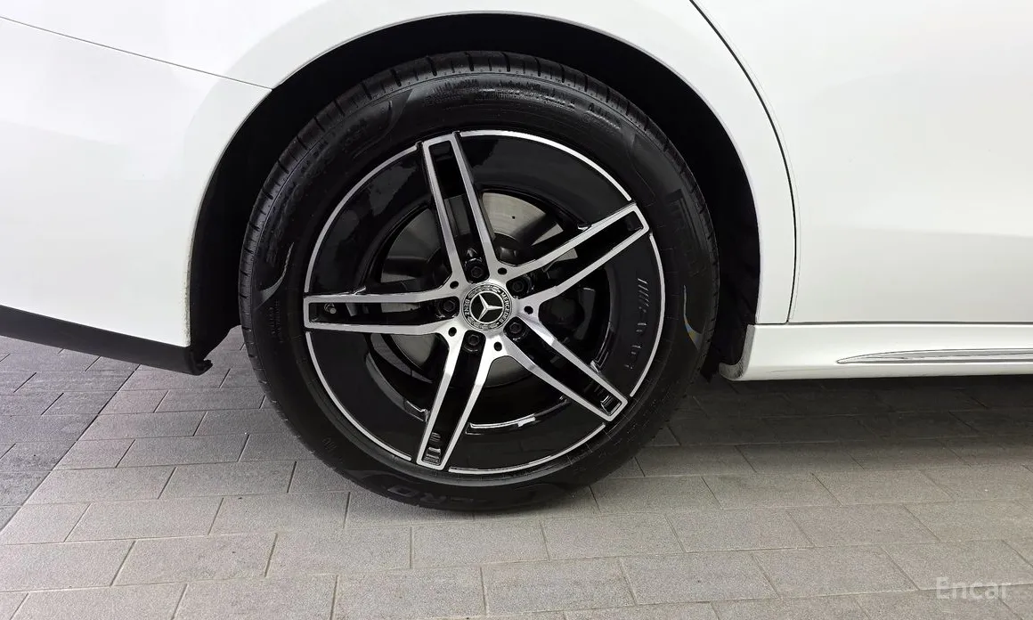 Mercedes-Benz E-Class 2024 E300 4MATIC AMG Line