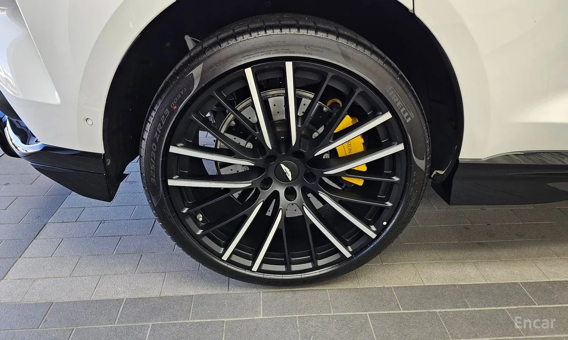Aston Martin DBX 2020 4.0 V8 707