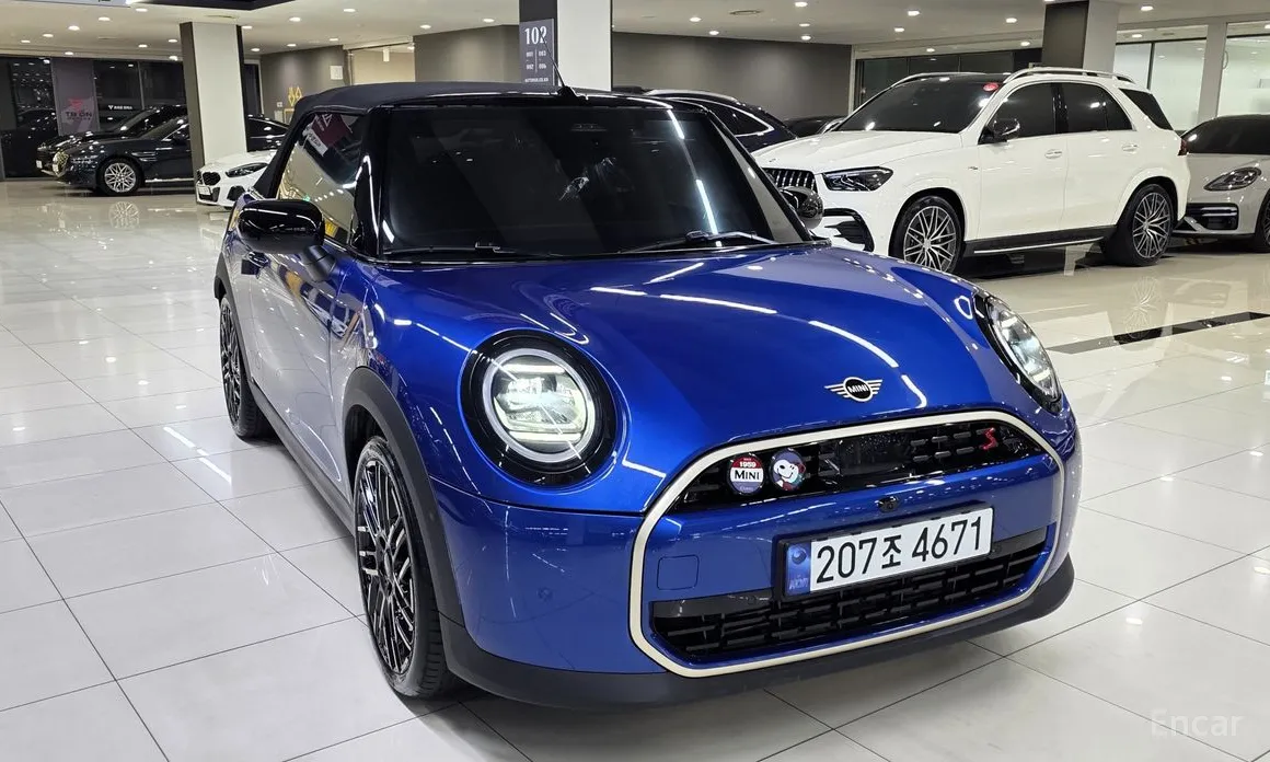 Mini Cooper Convertible 2025 Favoured