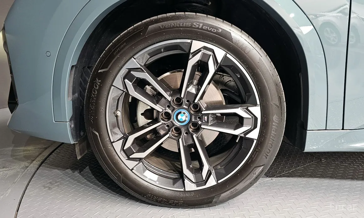BMW iX2 2025 eDrive 20 M Sport