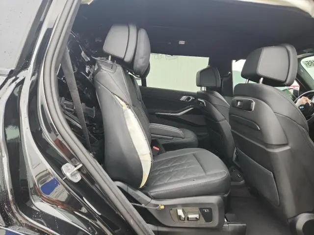 Фото 10 - BMW X7