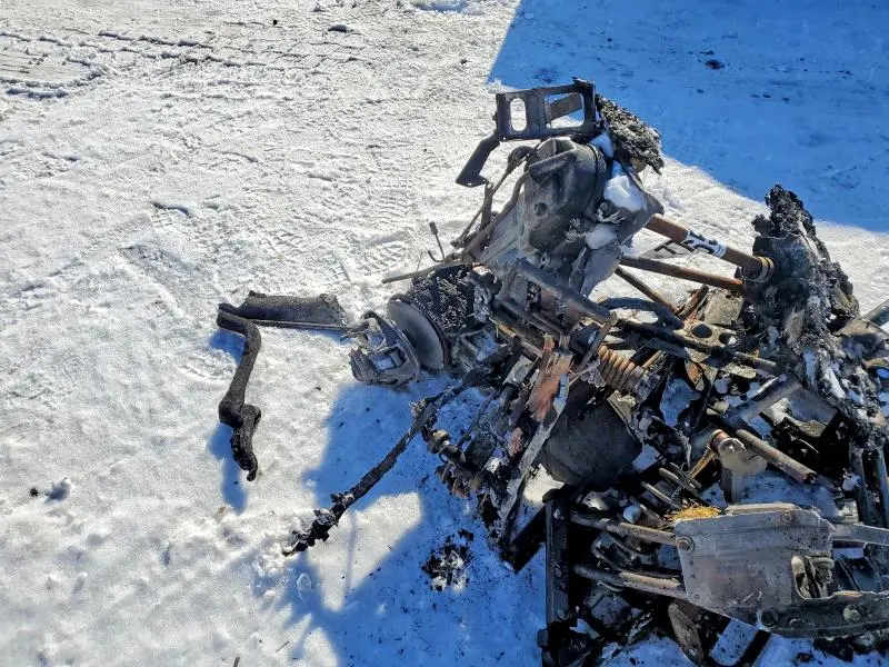 ARCTIC-CAT SNOWMOBILE 2000