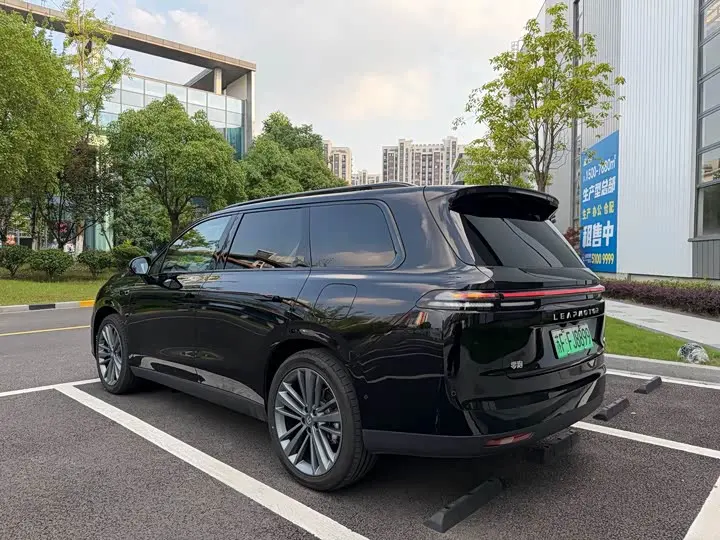 Leapmotor C16 2027 2027款 增程 280激光雷达智尊版 6座