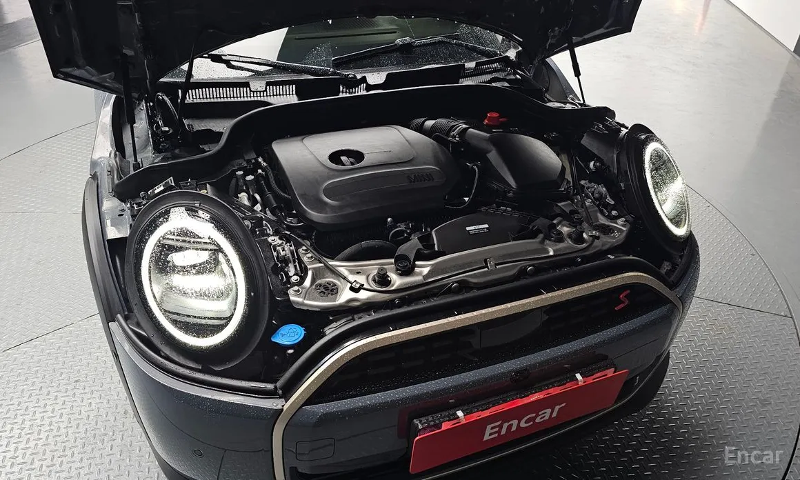 Mini Cooper Convertible 2025 Favoured