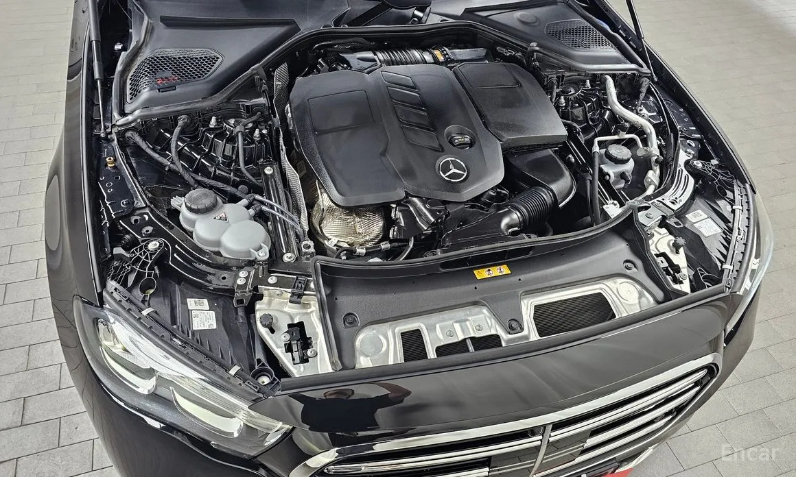Mercedes-Benz E-Class 2024 E220d 4MATIC Exclusive