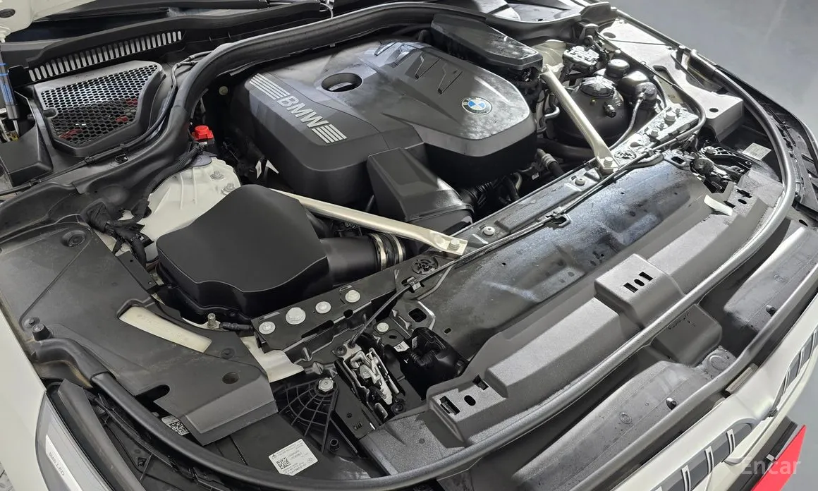BMW 5 Series 2023 520i
