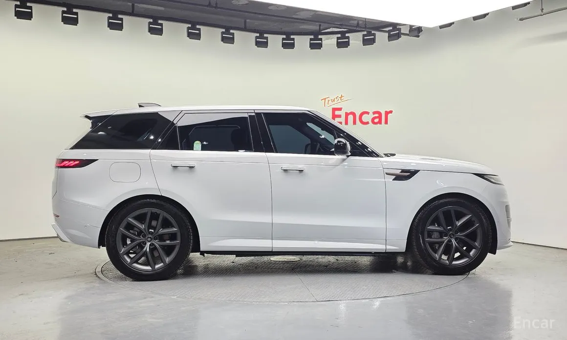 Land Rover Range Rover Sport 2022 P550E Dynamic HSE