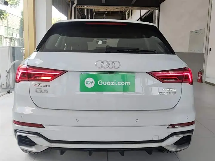 Audi Q3 2025 2025款 45周年典藏版 40TFSI 时尚动感型